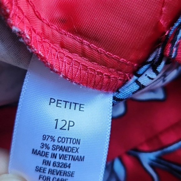 Roz & Ali Red Floral Pants - Picture 14 of 14